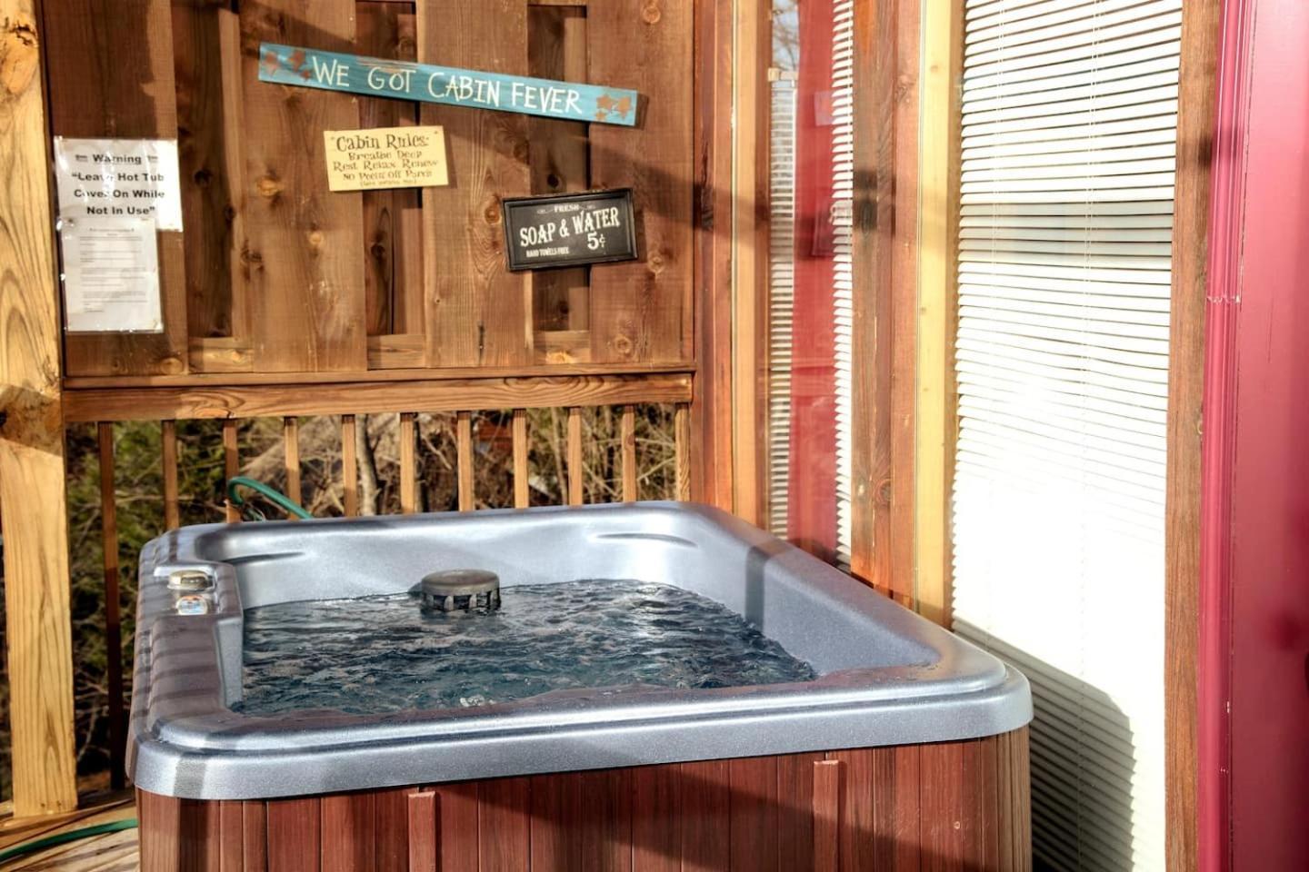 塞维尔维尔Views I Mins To Dollywood I Hot Tub I Pool Table别墅 外观 照片