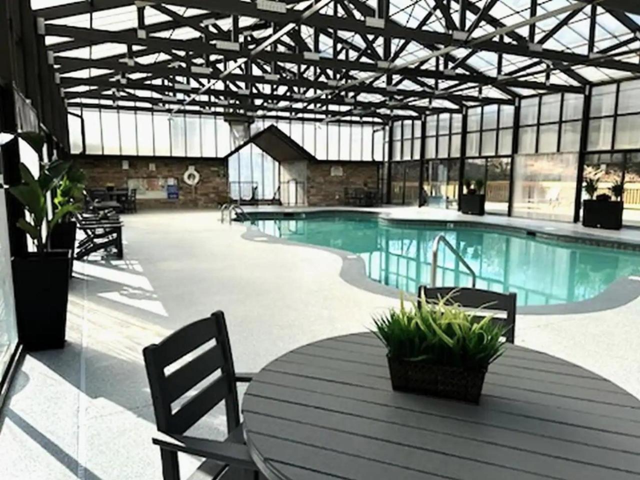 塞维尔维尔Views I Mins To Dollywood I Hot Tub I Pool Table别墅 外观 照片