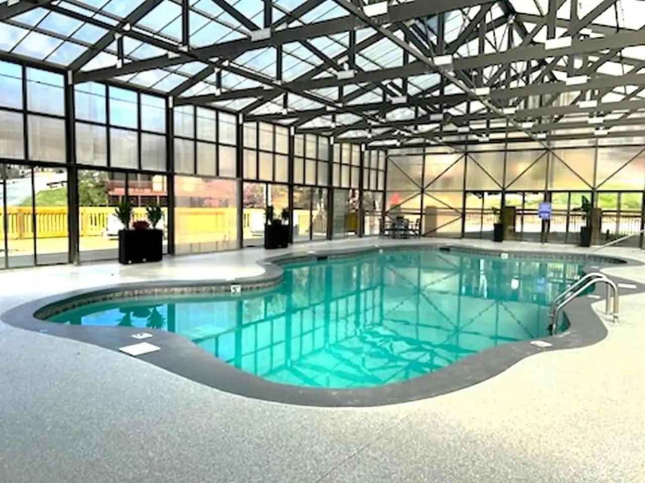 塞维尔维尔Views I Mins To Dollywood I Hot Tub I Pool Table别墅 外观 照片